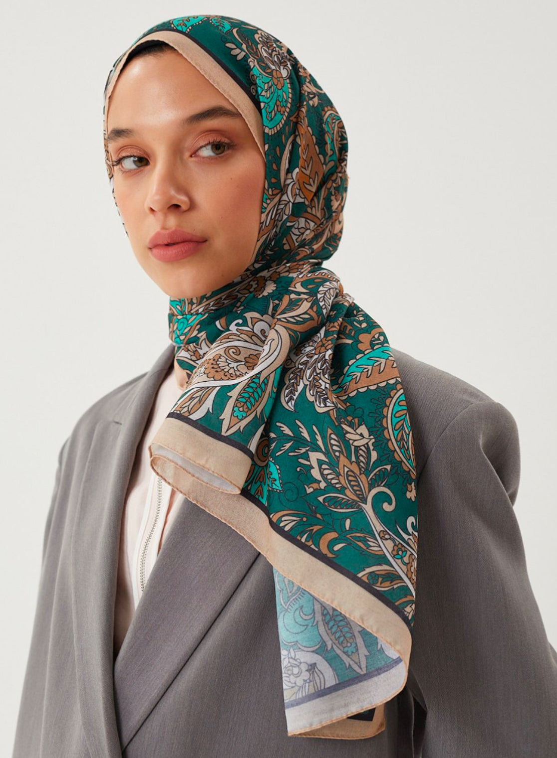 RÉTRO CHÂLE beige-kaki