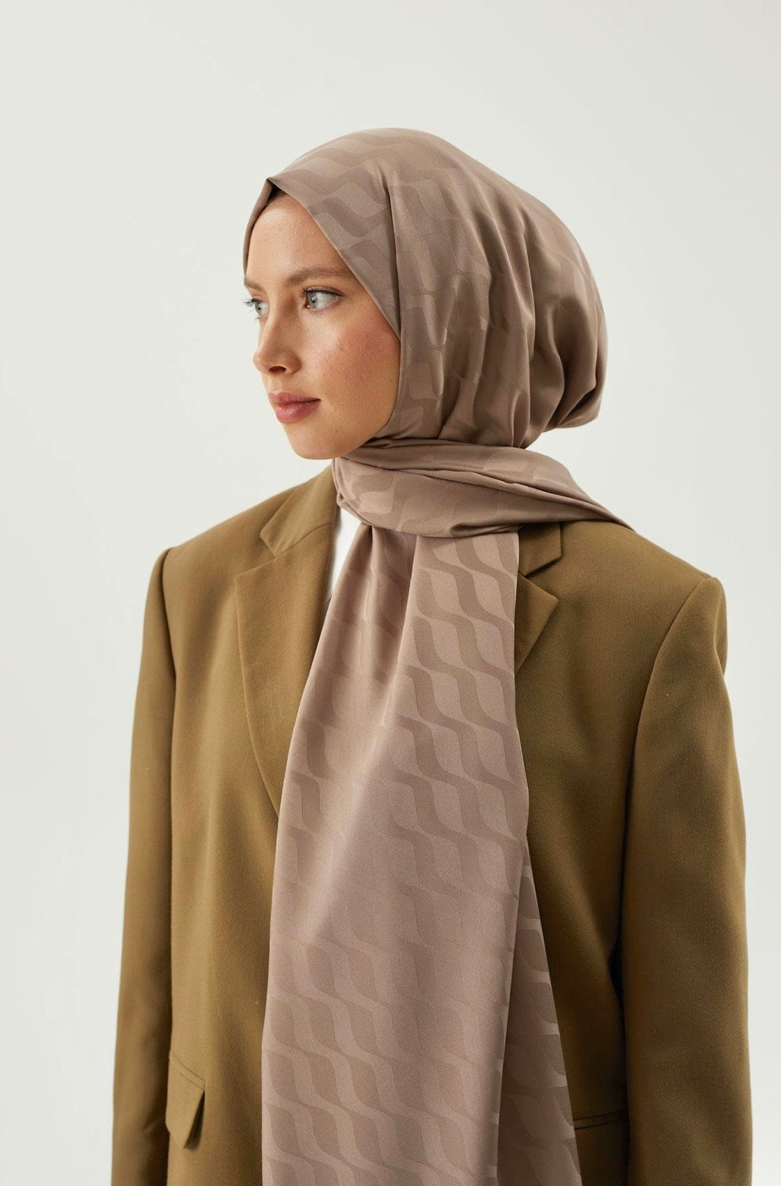 JACQUARD CHÂLE taupe foncé