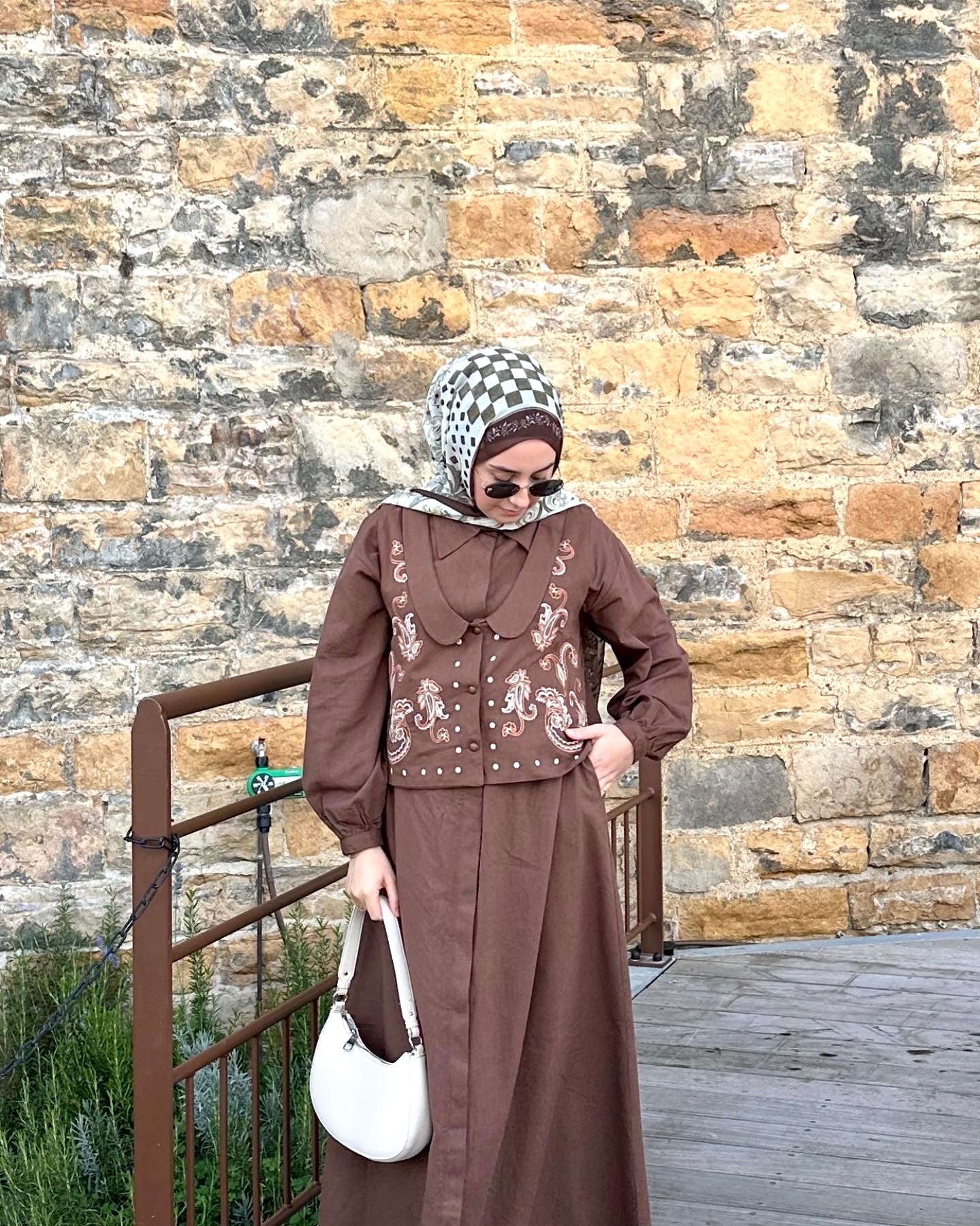 ROBE GILET BRODÉ marron